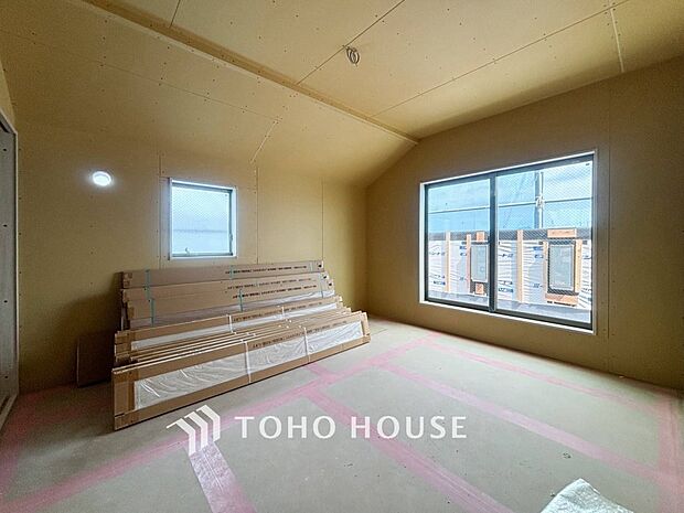 1日の疲れを癒し、心地よく寛げるようゆったりとした広さを確保しています。