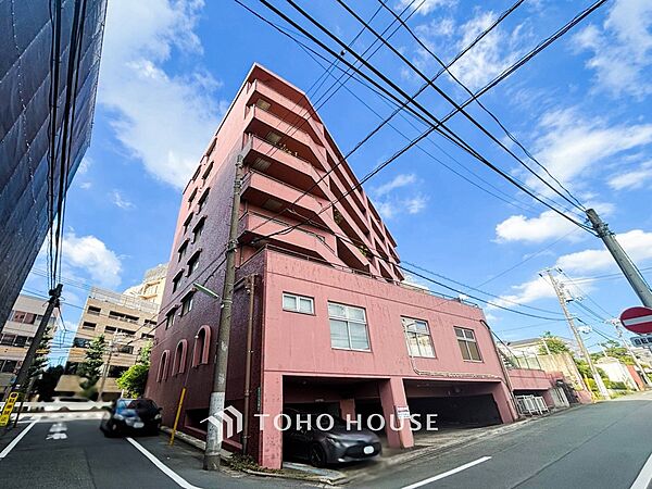 前面道路含む現地写真『快適』は「家」と「街」と「環境」が調和した時に訪れるだと改めて感じさせてくれます。