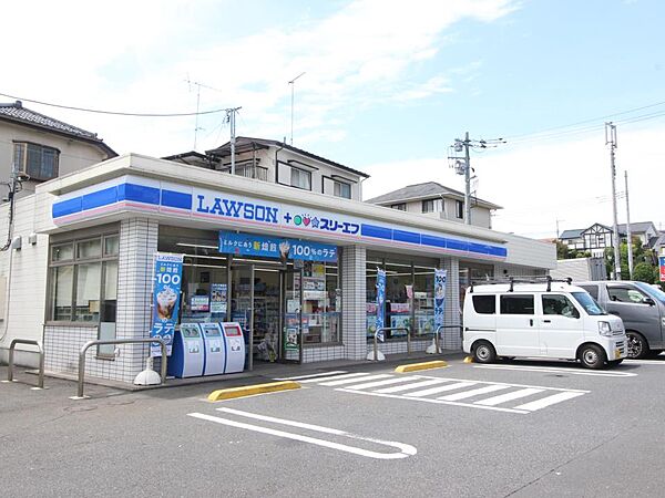 便利な24時間営業。駐車場もあります。