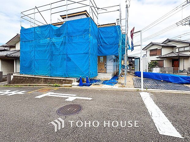 閑静な住宅街の一角、ひと時のくつろぎが生まれ、ゆっくりと愛着が育まれていきます。