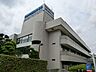 周辺：地域中核病院として急性期医療を提供する一方で回復期、在宅までのシームレスな医療サービスで地域貢献を目指す総合病院。いざという時も心強いですね。