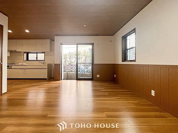 ここにはみんなが集い、食事と楽しい会話が始まるスペース。