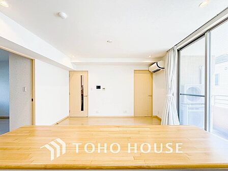 家族みんなが爽やかに健やかに過ごせるように、溢れる光をたっぷり取り込んだリビングダイニング。