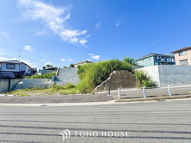 風を感じ解放感あふれる光に満ちた住まい。