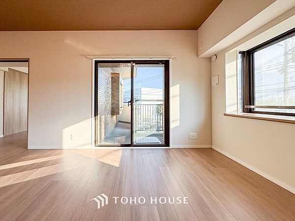 太陽の恵みを一気に受けた明るくお住まい。吹きぬける風を感じながら爽やかで風通しの良い暮らし。