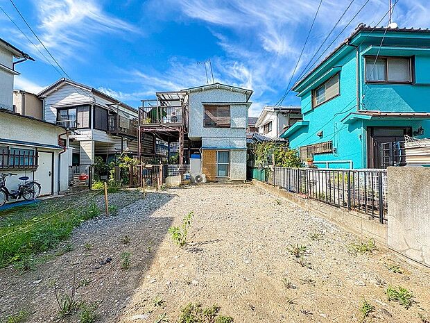 風を感じ青い空から太陽の恵みを感じる温もり溢れる佇まい。
