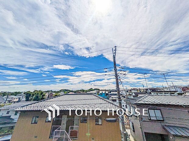 開放的で気持ちの良い眺望と青い空を満喫できます。