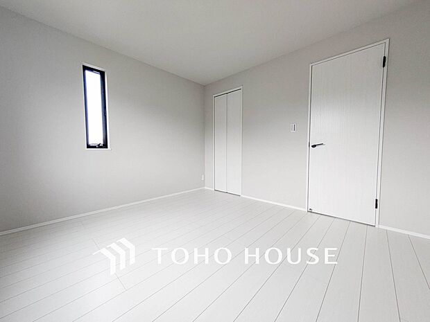 一日の疲れをいやしてくれる主寝室。自分時間を快適に過ごすプライベートルーム。