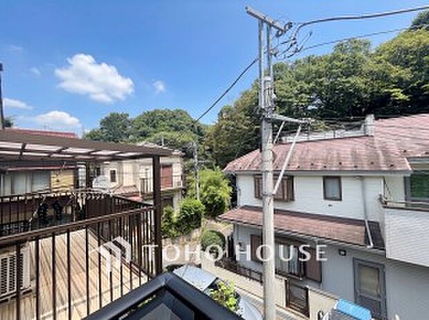 開放的で気持ちの良い眺望と青い空を満喫できます。
