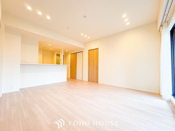 落ち着いた雰囲気に包まれた伸びやかな空間で、ゆったりと家族団らんの時間を過ごせます。