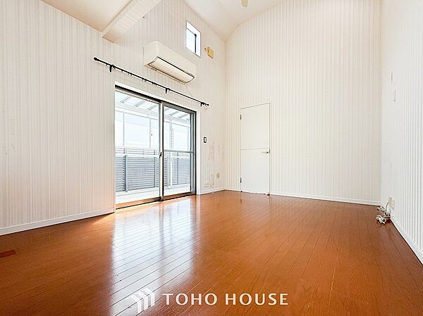 太陽の恵みを一気に受けた明るくあたたかいお住まい。吹きぬける風を感じながら爽やかで風通しの良い暮らし。
