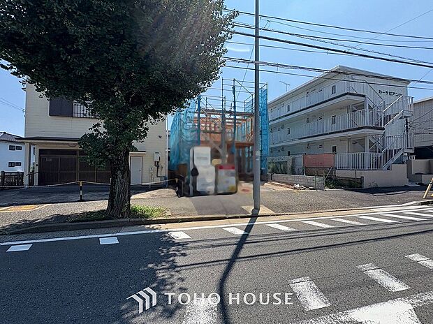 風を感じ青い空から太陽の恵みを感じる温もり溢れる佇まい。