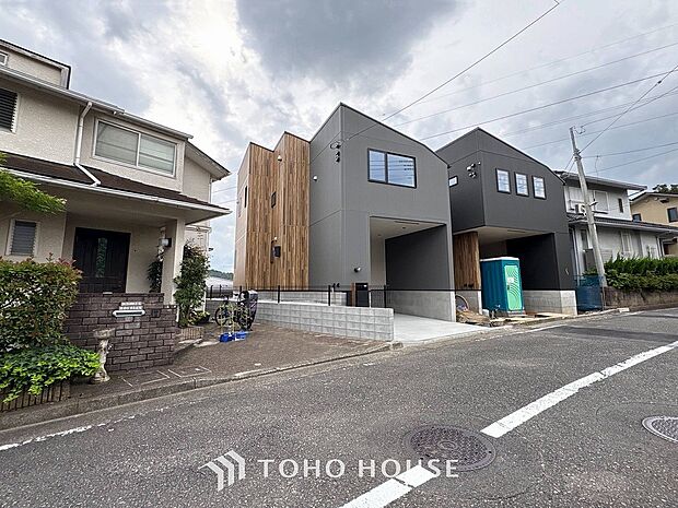 風を感じ青い空から太陽の恵みを感じる温もり溢れる佇まい。