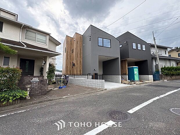 閑静な住宅街の一角、ひと時のくつろぎが生まれ、ゆっくりと愛着が育まれていきます。