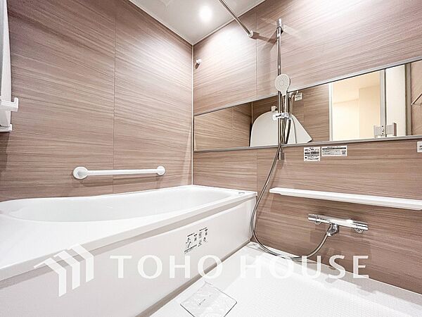 一日の疲れが癒される優雅なバスタイムを堪能できるゆとりあるバスルームです。