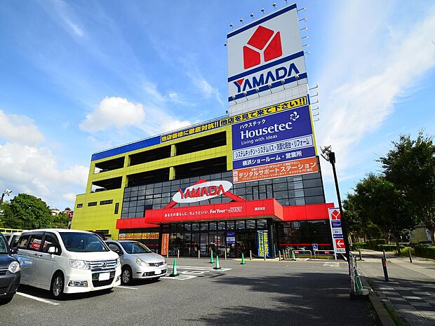 ここにくればお目当ての家電製品もきっと見つかります。携帯電話や生活雑貨、おもちゃなども取り扱っており、店内も広くゆったりとしていてお買い物しやすいですよ。