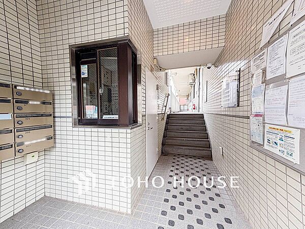訪れるゲストや住む人を優しく迎え入れてくれる明るい空間です。