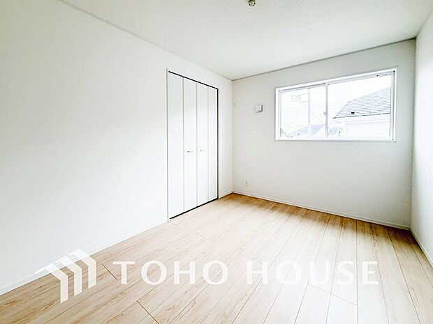 1日の疲れを癒し、心地よく寛げるようゆったりとした広さを確保しています。