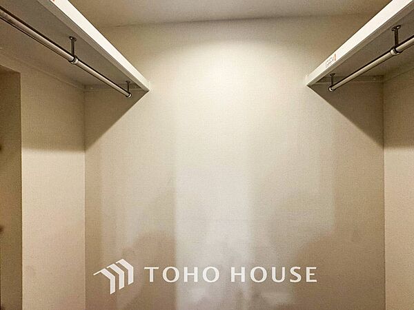 衣類だけでなく大きな荷物も収納でき、お部屋がすっきりします。