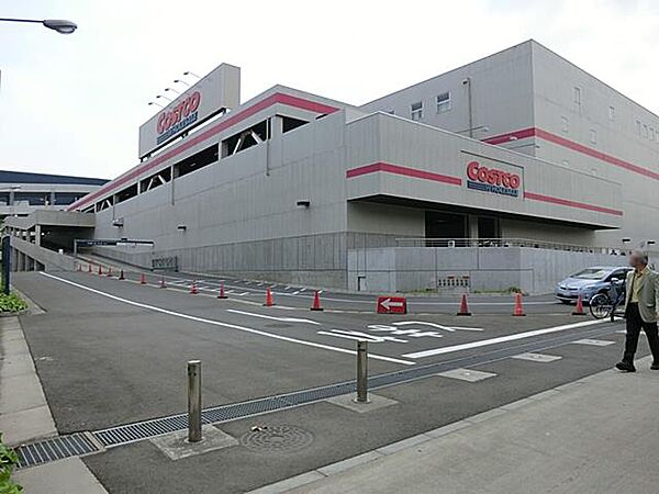 アメリカで生まれた人気の大型会員制倉庫型店。
