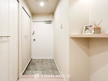 居住者の帰り、訪れる方を優しく迎えてくれる玄関です。