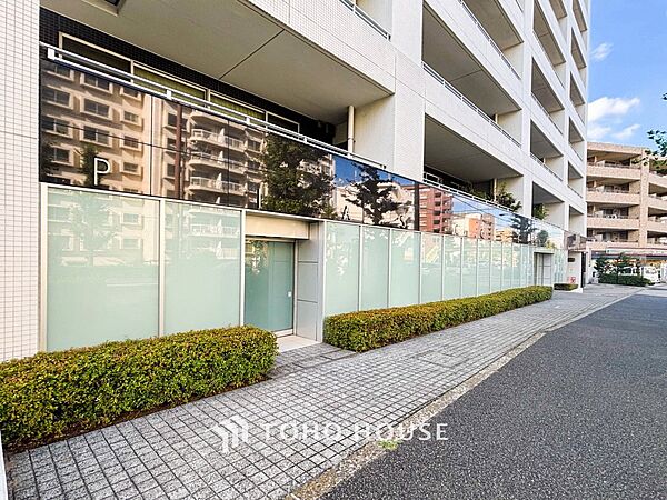 表現された空間は豊かな光と風を纏い、暮らしの時間を豊かにしてくれます。