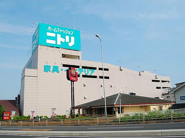 大型家具からインテリア用品までトータルで揃うホームセンター。