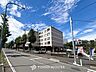 外観：前面道路含む現地写真『快適』は「家」と「街」と「環境」が調和した時に訪れるだと改めて感じさせてくれます。