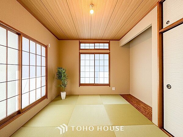 来客時や一息つきたいときなどに利用できる用途多様な空間です。