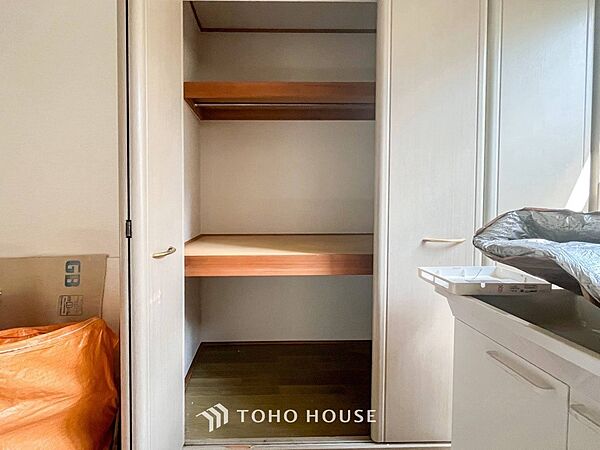 空間を余すところなく有効利用した収納は生活空間をより上質なものにしてくれるでしょう。