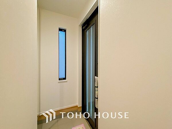 居住者の帰り、訪れる方を優しく迎えてくれる玄関です。
