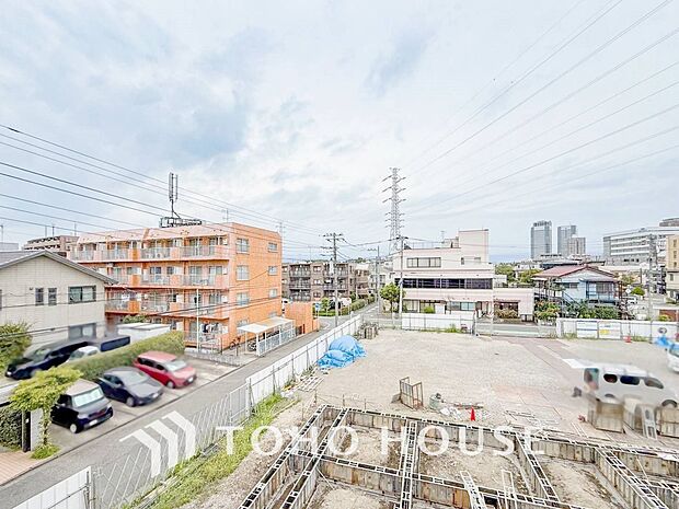 開放的で気持ちの良い眺望と青い空を満喫できます。