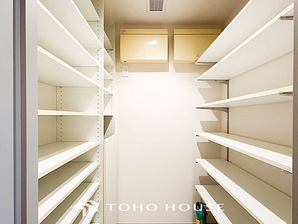 シューズクローク完備でたくさんの靴をしっかり収納。