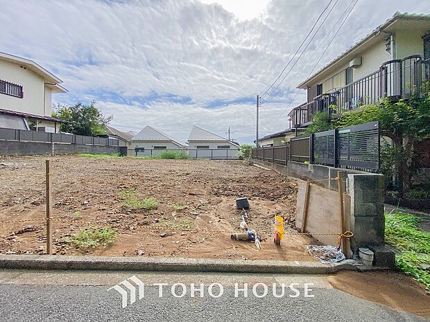 閑静な住宅街の陽当りに恵まれた土地で寛ぎに満ちた生活を。