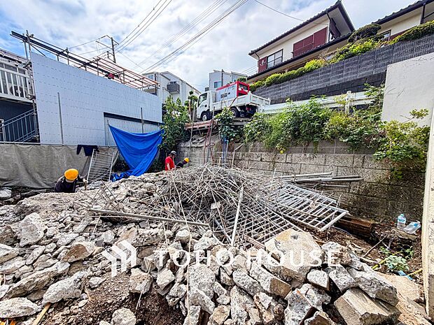 閑静な住宅街の一角、ひと時のくつろぎが生まれ、ゆっくりと愛着が育まれていきます。