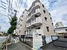 外観：閑静な住宅街の一角、ひと時のくつろぎが生まれ、ゆっくりと愛着が育まれていきます。