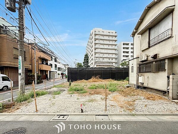 閑静な住宅街の陽当りに恵まれた土地。たくさんの想いが美しいカタチに彩られます。