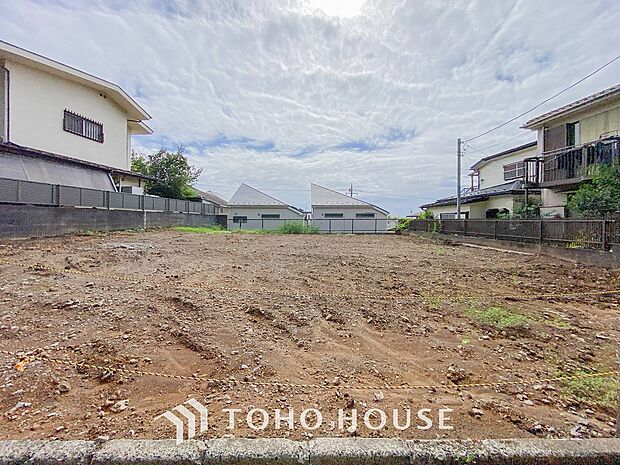 閑静な住宅地で小さなお子様がいるご家族にも安心な住環境が魅力です。