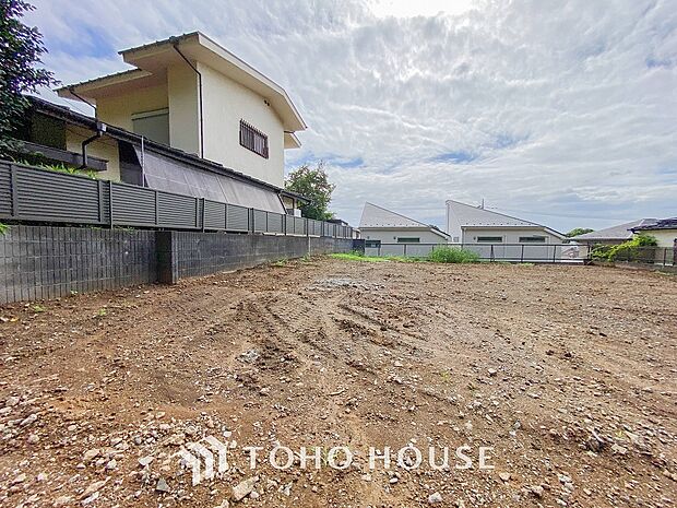 閑静な住宅街の陽当りに恵まれた土地で寛ぎに満ちた生活を。