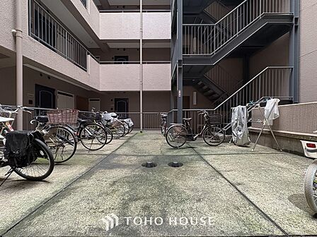敷地内の駐輪場スペースです。