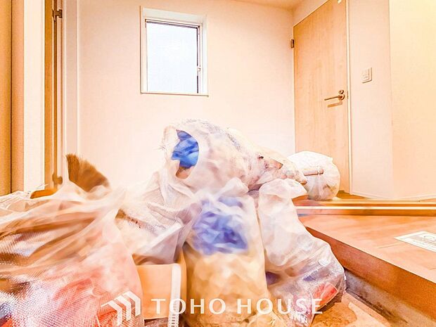 帰宅されるご家族や、訪れる方を優しく迎える・安らぎに満ちた生活空間を予感させてくれます。