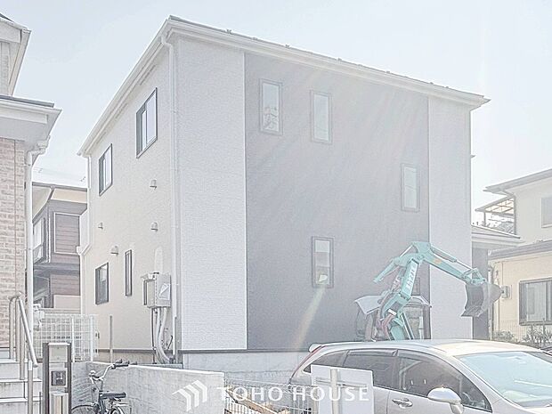 風を感じ青い空から太陽の恵みを感じる温もり溢れる佇まい。