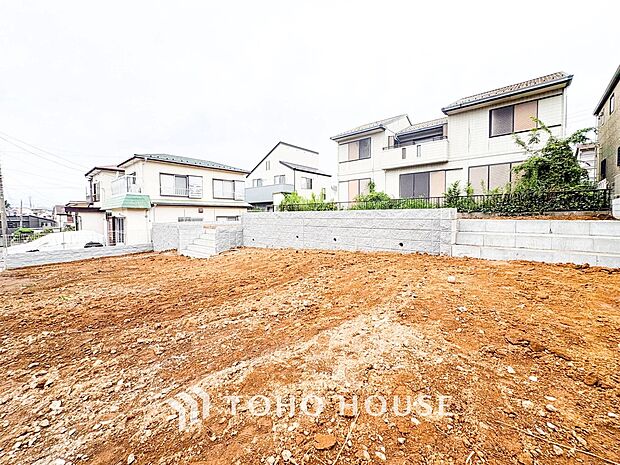 閑静な住宅街の陽当りに恵まれた土地で寛ぎに満ちた生活を。