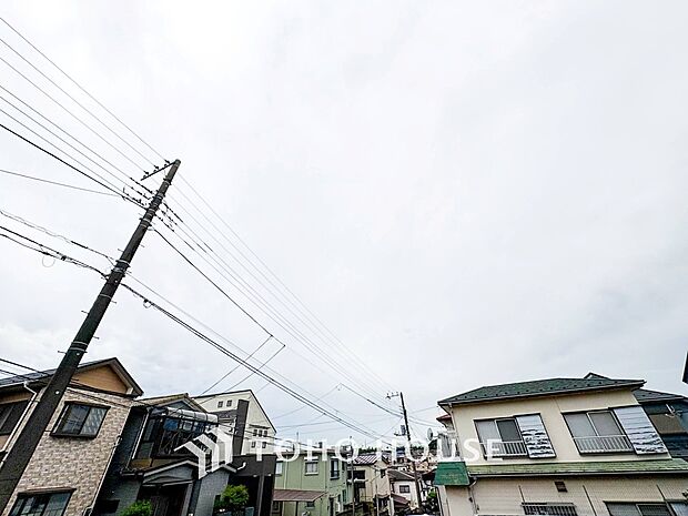 開放的で気持ちの良い眺望と青い空を満喫できます。