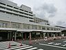 周辺：救命救急センターでは24時間救急医を配置して高度の救急医療を実施しています。