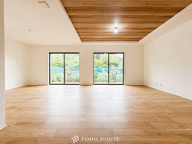 太陽の恵みを一気に受けた明るくあたたかいお住まい。吹きぬける風を感じながら爽やかで風通しの良い暮らし。