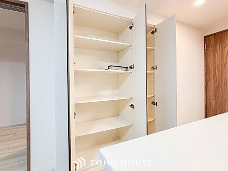 暮らし心地を大きく左右する収納を適材適所に配置。