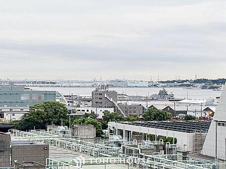 開放的で気持ちの良い眺望と青い空を満喫できます。