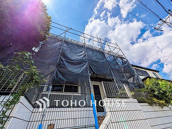 風を感じ青い空から太陽の恵みを感じる温もり溢れる佇まい。