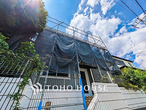 閑静な住宅街の陽当りに恵まれた土地で寛ぎに満ちた生活を。